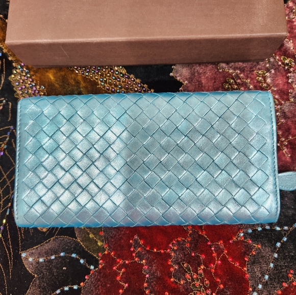 EUC Bottega Wallet - Picture 2 of 14